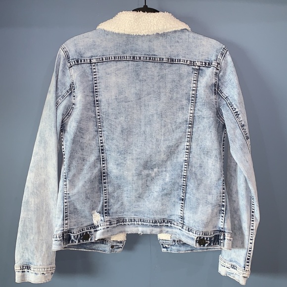 Jean jacket - Picture 2 of 6